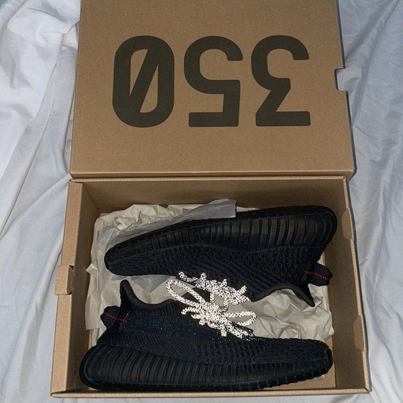 Yeezy Boost 350 V2 all black - Picture 10 of 10